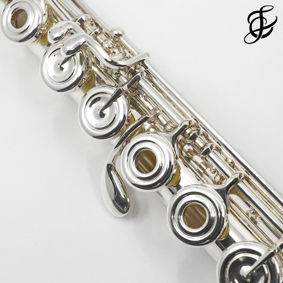 Yamaha  Professional Flute Model 587  New 