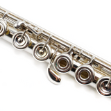Yamaha 681H n° 2631 - Argent massif, pédale de sol et de si en ligne