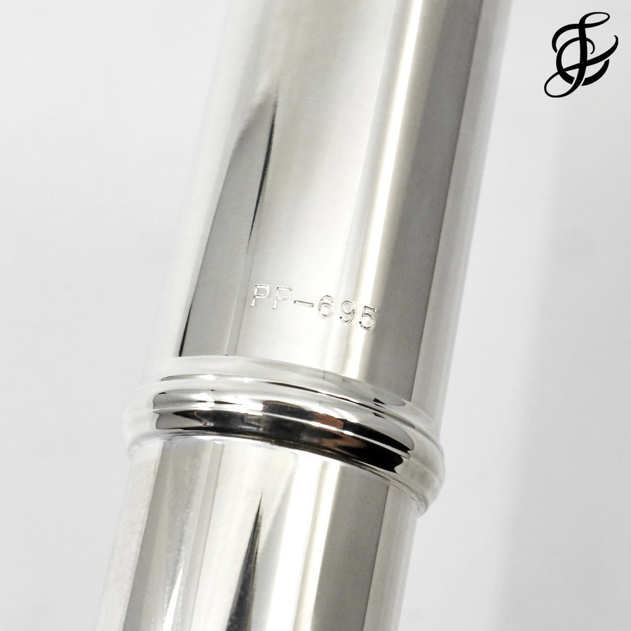 Pearl Dolce Series Flute Model 695  New 