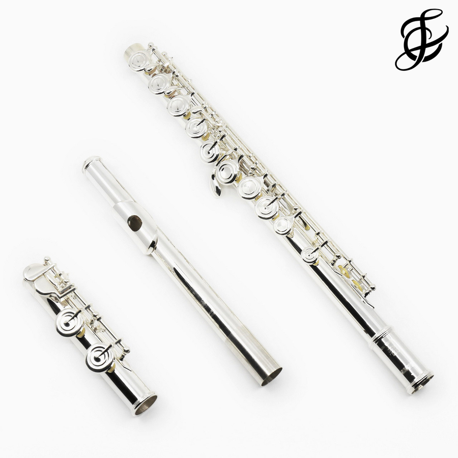 Yamaha Intermediate  Flute Model 422  New 