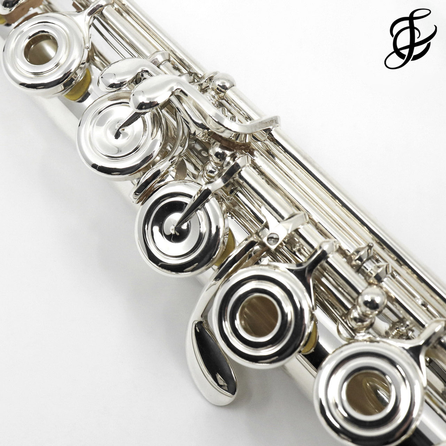 Yamaha Professional Flute Model 577  New 