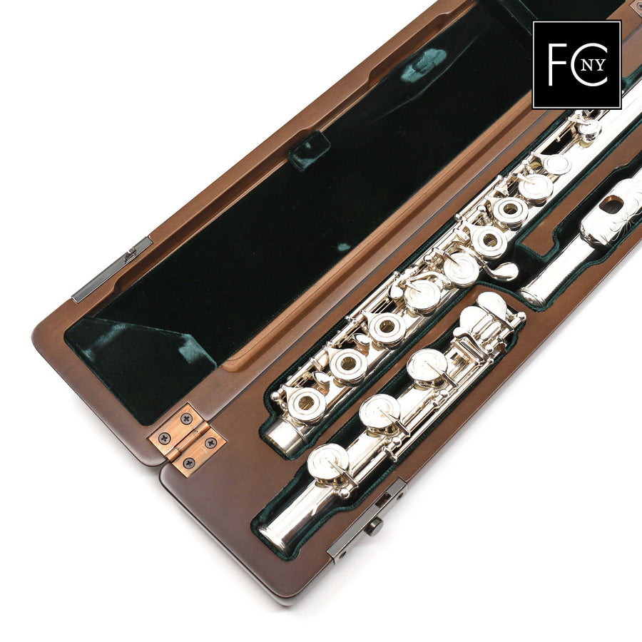 Pearl Handmade Flute Model 9700 in Pristine (.970) Silver  New 